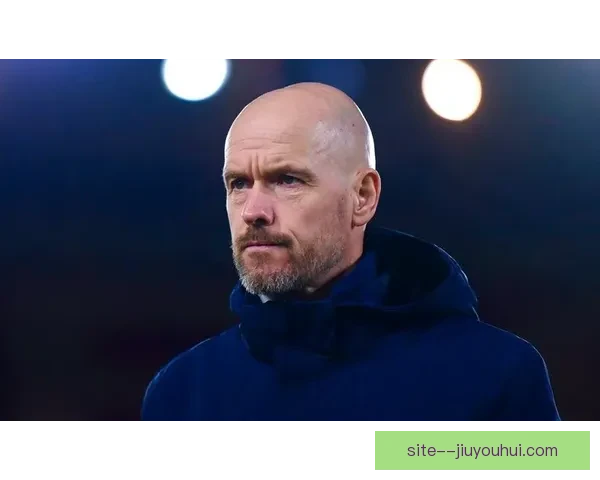 滕哈格带领曼联逆袭夺得足总杯实现辉煌复兴